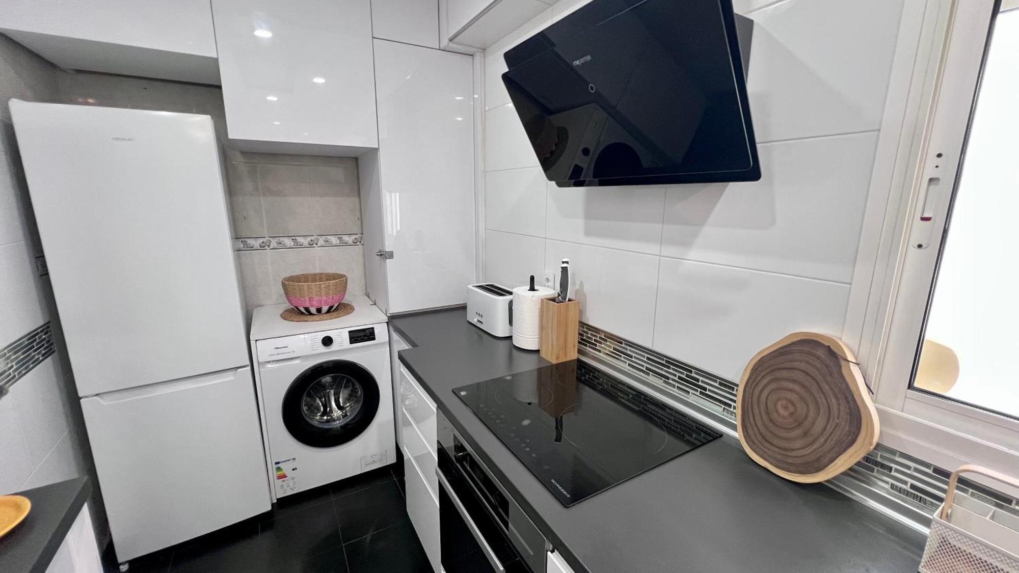 Cool, Modern And Snug 3Br Apartment Peachy Stays Málaga Exterior foto